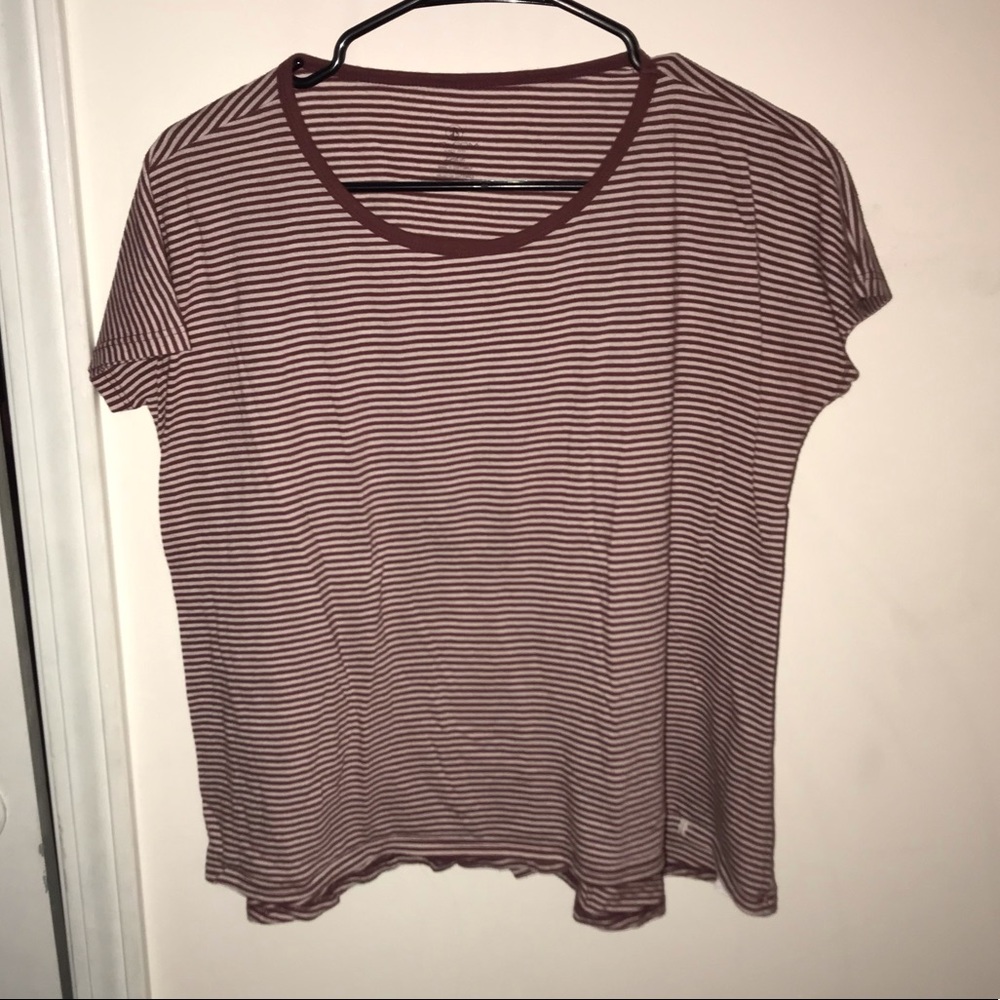 Hi-low t-shirt.